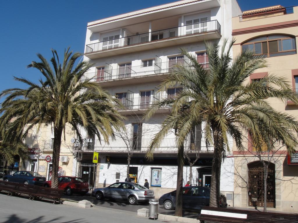 Hostal Residencia Celma Sant Carlos de la Ràpita Eksteriør billede